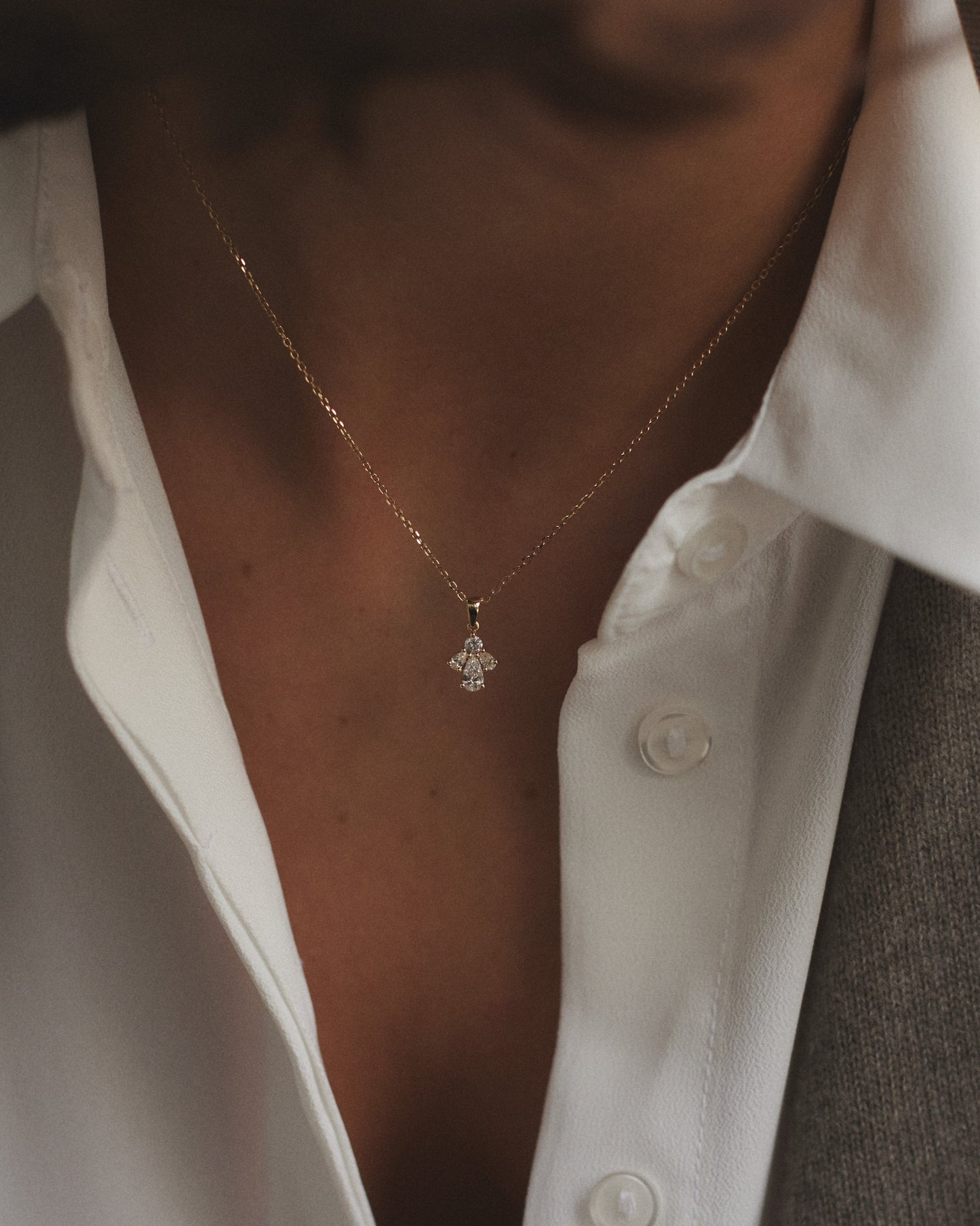 Pear Shaped Diamonds Necklace