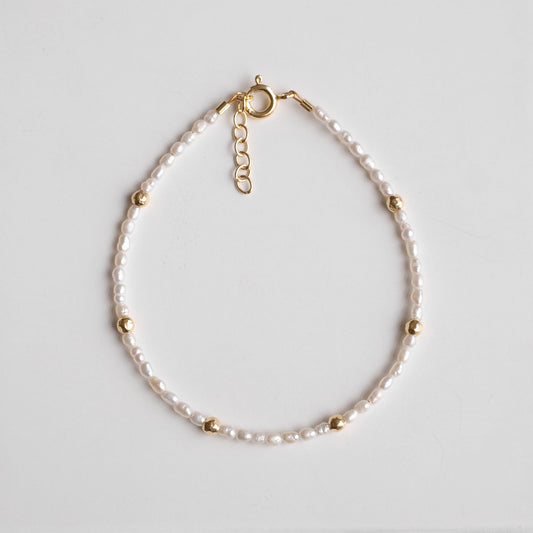 bracelet with small pearls and gold plated beads, delicate pearls 